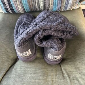 UGG Charcoal Knit Boots. Pull on. Very cozy. In good used condition.